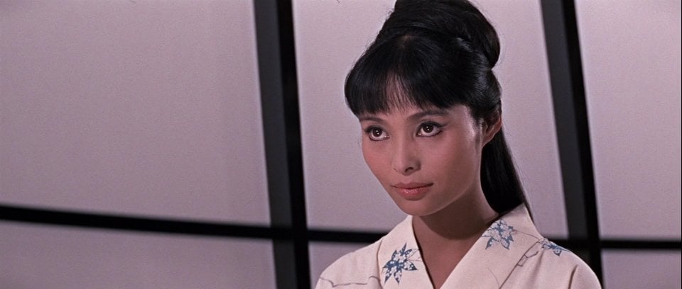 Akiko Wakabayashi in Agente 007 - Si vive solo due volte