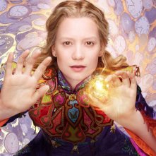 Alice in Wonderland: Through the Looking Glass - Il character poster di Mia Wasikowska