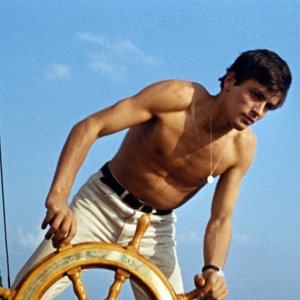 Alain Delon in una scena di Delitto in pieno sole