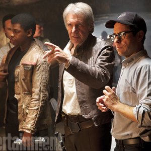 Star Wars: Il Risveglio della Forza - John Boyega, Harrison Ford e J.J. Abrams sul set