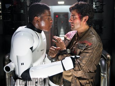 Star Wars: Il Risveglio della Forza - Gli attori John Boyega e Oscar Isaac in una foto del film