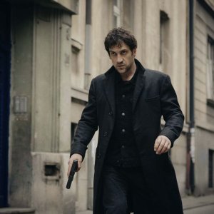 The Last Panthers: l'attore Goran Bogdan in azione in un episodio della serie