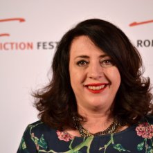 Roma Fiction Fest 2015: Louise Fox produttrice e sceneggiatrice di Glitch sorride al photocall