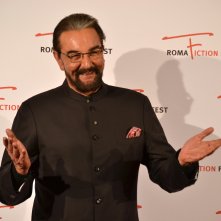 Roma Fiction Fest 2015: Kabir Bedi sorride ai fotografi sul red carpet di Sandokan
