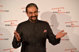 Roma Fiction Fest 2015: Kabir Bedi sorride ai fotografi sul red carpet di Sandokan