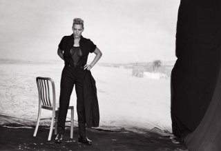 Una sexy Kate Winslet fotografata da Lindbergh per L'Uomo Vogue