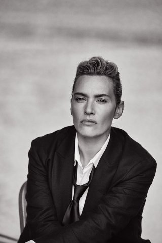 Kate Winslet fotografata da Peter Lindbergh per L'Uomo Vogue