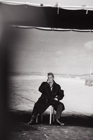 Kate Winslet fotografata da Lindbergh vestita da uomo