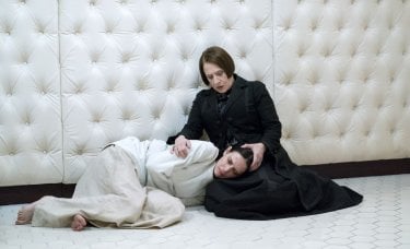 Penny Dreadful: Eva Green e Patti LuPone in una foto della terza stagione