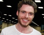 Richard Madden sarà al RomaFictionFest con Medici, Masters of Florence