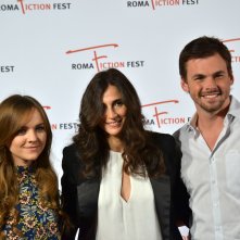 Roma Fiction Fest 2015: Michaela Watkins, Tommy Dewey e Tara Lynne Barr in uno scatto al photocall di Casual