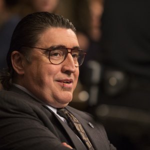 Show Me a Hero: Alfred Molina interpreta Hank Spallone
