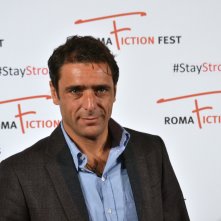 Roma Fiction Fest 2015: Adriano Giannini mentre posa al photocall di Limbo