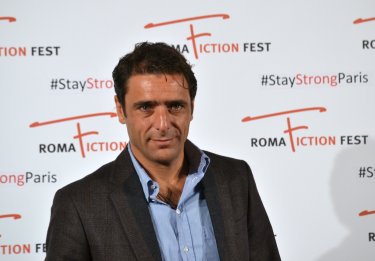 Roma Fiction Fest 2015: Adriano Giannini mentre posa al photocall di Limbo