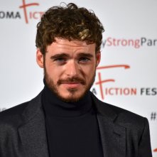Roma Fiction Fest 2015: Richard Madden sul red carpet di Medici: Masters of Florence