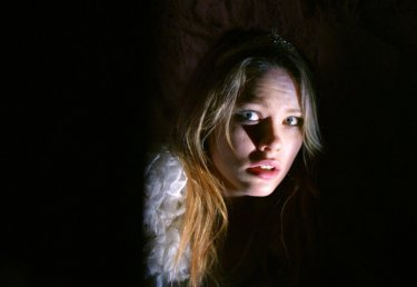 Hellions: un'inquadratura ravvicinata di 	Chloe Rose