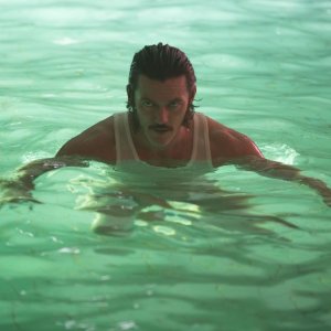 High-Rise: Luke Evans in una scena del film