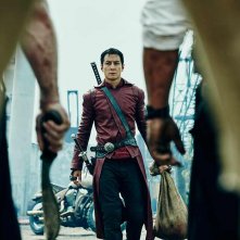 Into the Badlands: il protagonista interpretato da Daniel Wu si prepara a una scena di battaglia