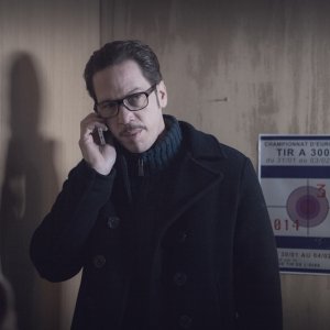 Through the Air: Reda Kateb al telefono in una scena del film