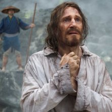 Silence: Liam Neeson durante una drammatica scena