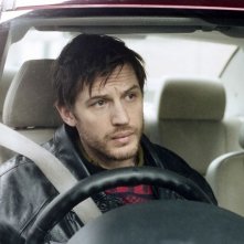 London Road: Tom Hardy in una scena del film
