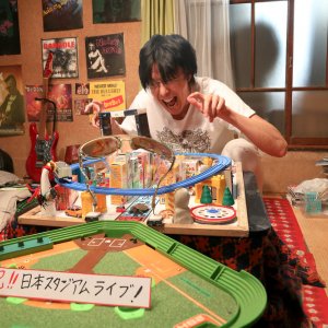 Love & Peace: un esaltato Hiroki Hasegawa in una scena del film