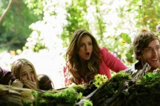The Final Girls: Taissa Farmiga, Nina Dobrev e Thomas Middleditch in una scena del film