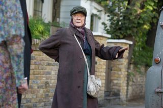 The Lady in the Van: Maggie Smith in una scena del film