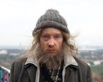 Cate Blanchett sembra Tom Hardy pesto in una videoinstallazione