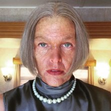 Resident Evil: The Final Chapter - Milla Jovovich mostra il trucco di Alice da vecchia