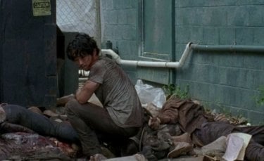 The Walking Dead: l'attore Steven Yeun in una scena dell'episodio Heads Up