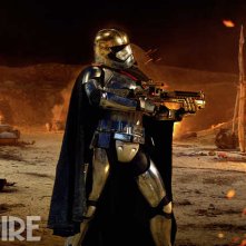 Star Wars: Il Risveglio della Forza - Gwendoline Christie in una nuova foto di Captain Phasma