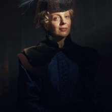 Sherlock: Amanda Abbington nel character poster dello speciale The Abominable Bride