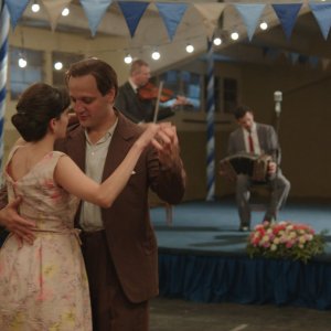 Chiamatemi Francesco - Il Papa della gente: Rodrigo de la Serna balla in una scena del film