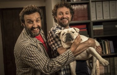 Il professor Cenerentolo: Flavio Insinna e Leonardo Pieraccioni in un'immagine promozionale del film