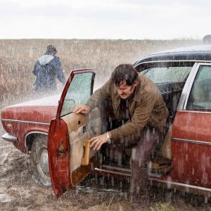 La isla mínima: una scena del film sotto una forte pioggia