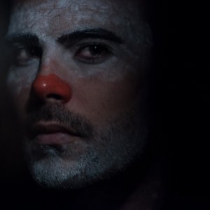 Un posto sicuro: un primo piano di Marco D'Amore tratto dal film