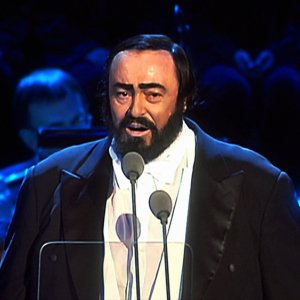 Pavarotti - Il concerto di Natale: Luciano Pavarotti sul palco