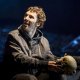 Hamlet: Benedict Cumberbatch è un Amleto fiammeggiante in scarpe da ginnastica