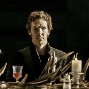 National Theatre Live: Hamlet - Benedict Cumberbach sul palco nei panni di Amleto