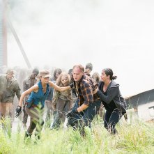 The Walking Dead: Christian Serratos e Alanna Masterson interpretano Rosita e Tara in L'inizio e la fine