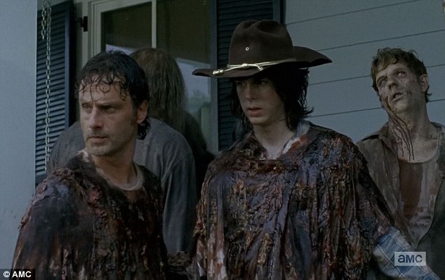 The Walking Dead: Andrew Lincoln e Chandler Riggs in L'inizio e la fine