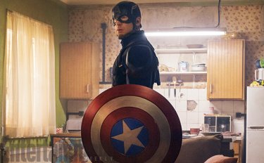 Captain America: Civil War - L'attore Chris Evans in una foto del film