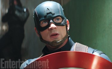 Captain America: Civil War - Chris Evans in una foto del film