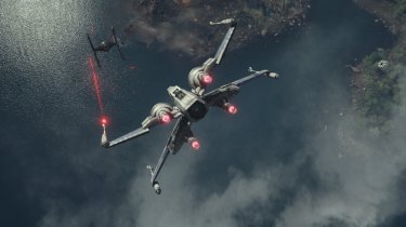 Star Wars: Il risveglio della forza, un'immagine di combattimento aereo