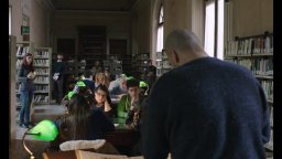 Un Posto Sicuro - Clip 'Biblioteca'