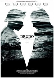 Locandina di DRUDO [drù-do] s.m. (f.-da) lett. (Fedele d'amore e difensore della donna amata)