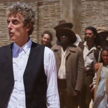 Doctor Who: il protagonista Peter Capaldi è il Dottore insieme agli abitanti di Gallifrey