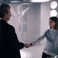 Doctor Who: Peter Capaldi insieme a Jenna Coleman nell'episodio Hell Bent