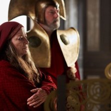 Doctor Who: l'attrice Clare Higgins in una scena dell'episodio Hell Bent